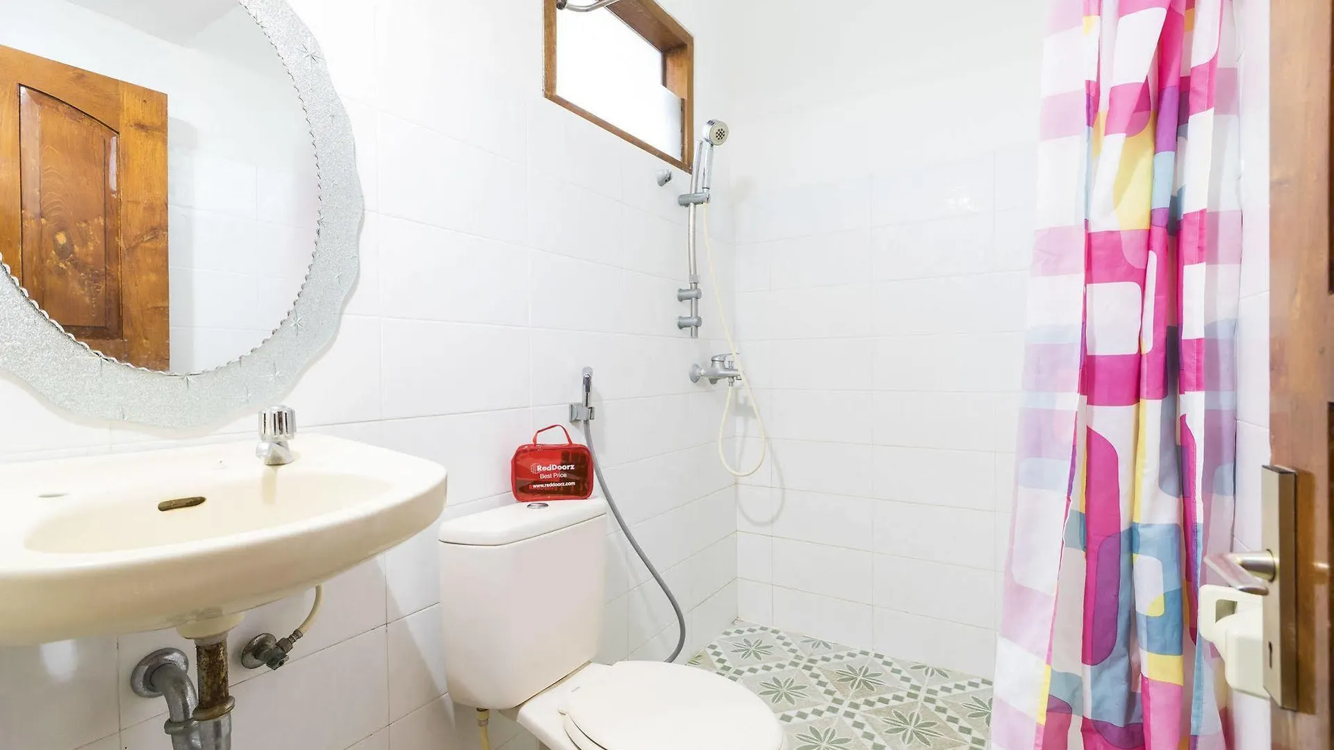 Hotel Reddoorz @ Tanjung Benoa Nusa Dua